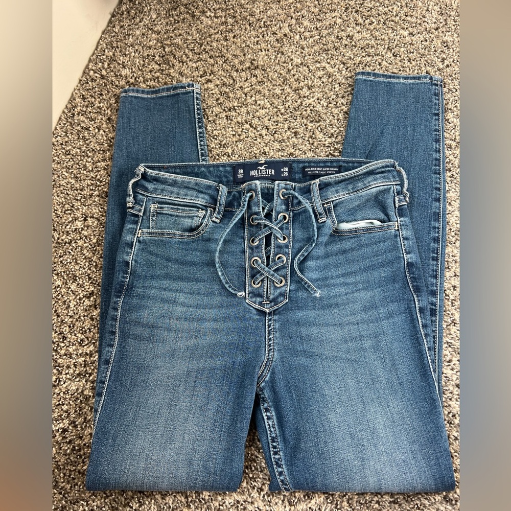 Super cute! Hollister High rise jeans!